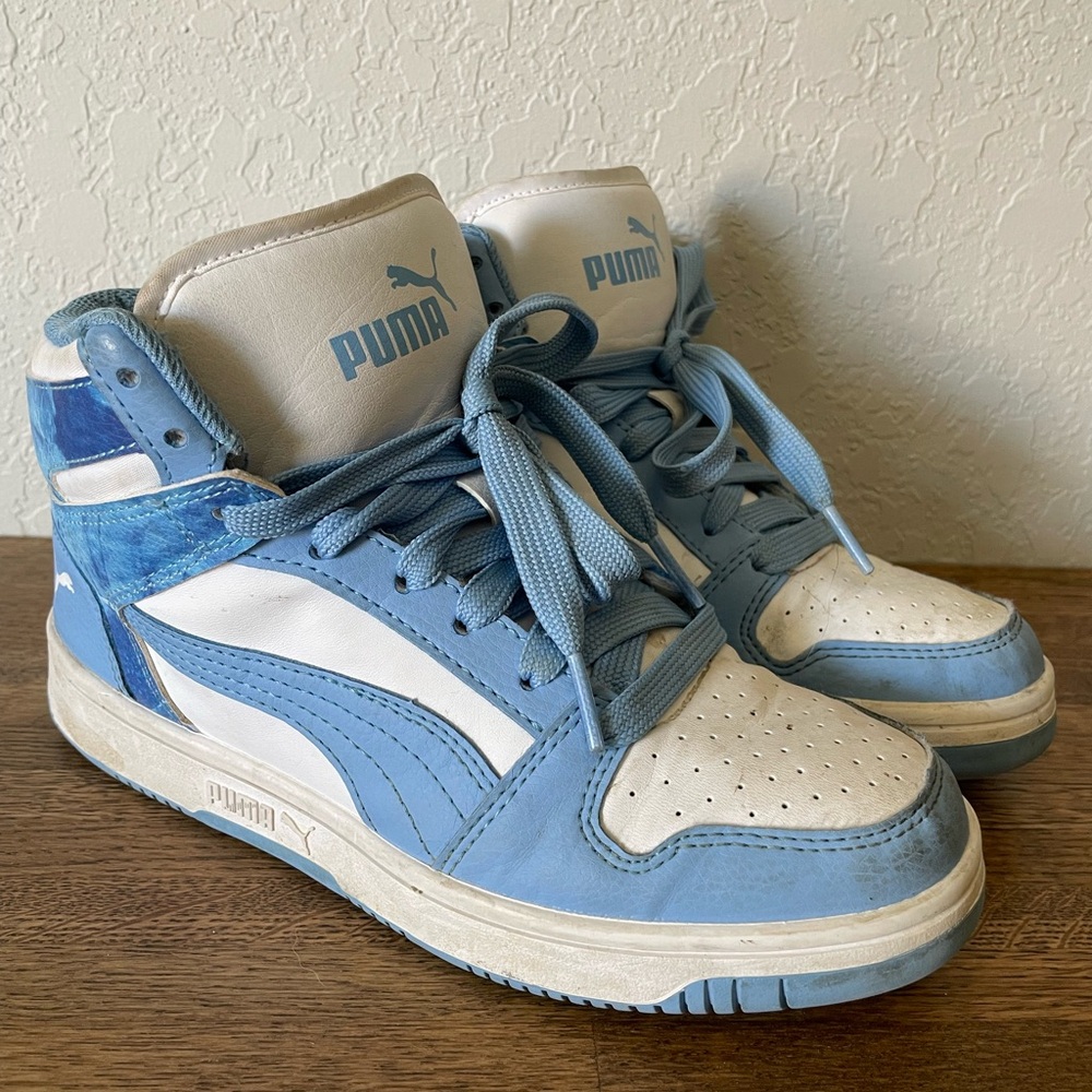 Puma Blue and White Sneakers - Rebound Layup - Kid size 4